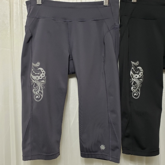 Qty (2) Athleta Sz Small Style 862108 Reflective Crop Leggings - Picture 3 of 16